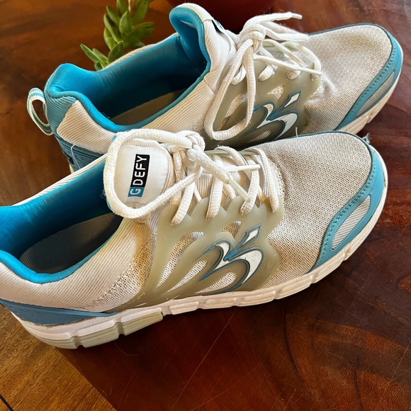 GF Gravity Defyers walking shoes - Picture 3 of 4